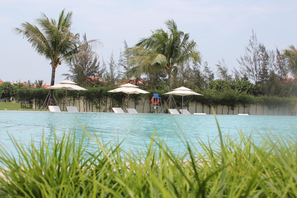 Ocean Apartment With Garden Da Nang Buitenkant foto