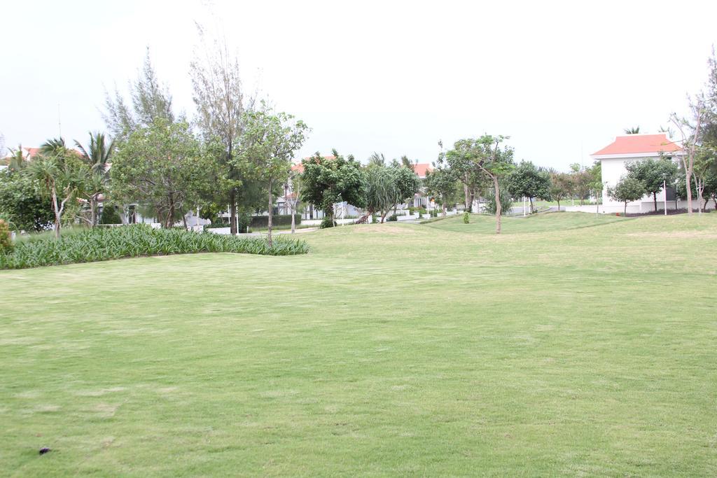 Ocean Apartment With Garden Da Nang Buitenkant foto